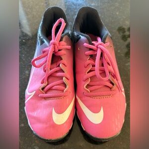 Nike Diamond Pink and Black Youth Baseball/Softball Cleats Size 2Y